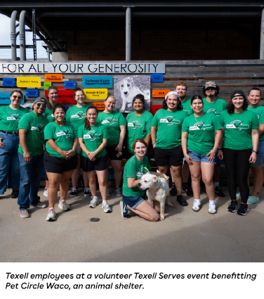 IMAGE: Texell employees volunteering at the Pet Circle Waco Texell Serves event